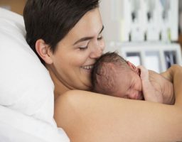 encuentro entre la madre y el recién nacido