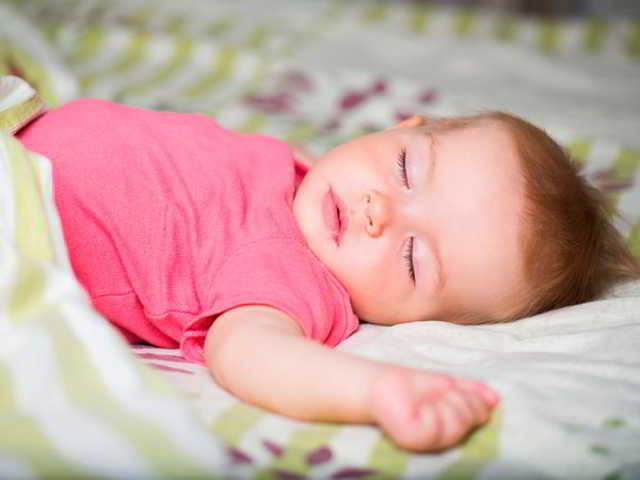 hábitos para que el bebé duerma toda la noche