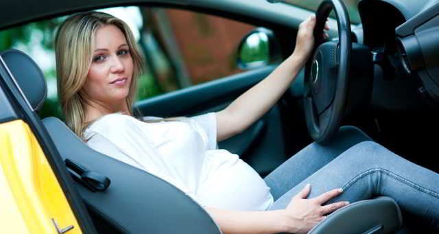 viajar en auto embarazada