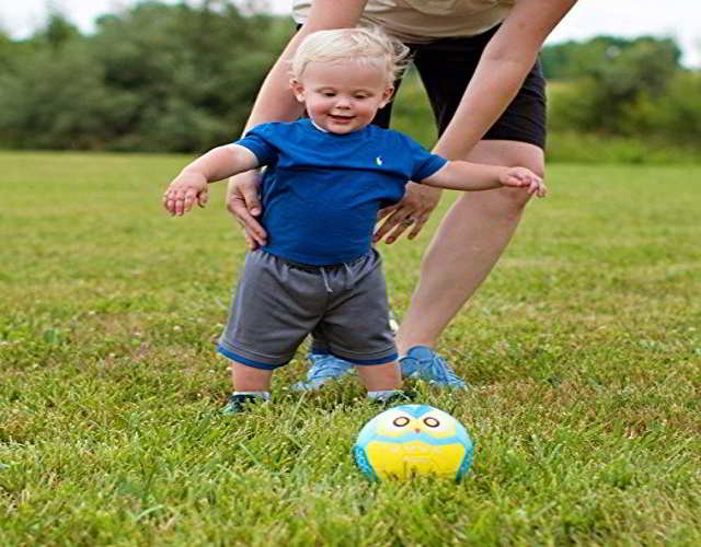 patear el balón juegos para bebés de 8 meses
