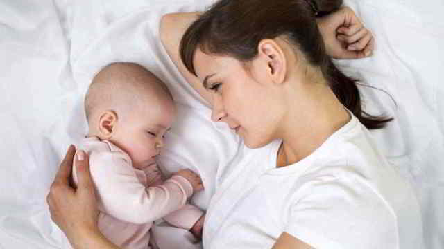 Cómo dormir con el bebé: posturas recomendadas y consejos - A Dormir A Dormir A Dormir Mi Bebito