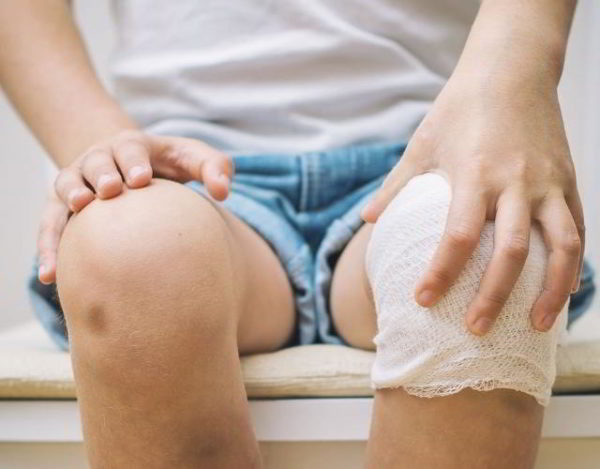 cuidados del esguince de rodilla en niños