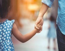 7 frases que no decir a mamás y papás solteros por elección propia