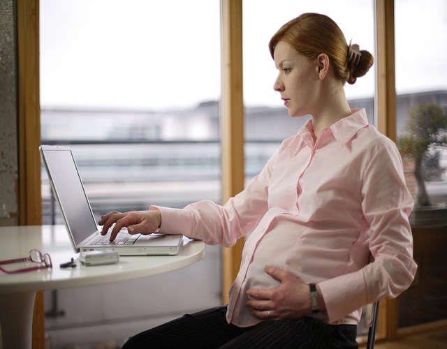 Cambio de puesto de trabajo por embarazo de riesgo derechos en españa